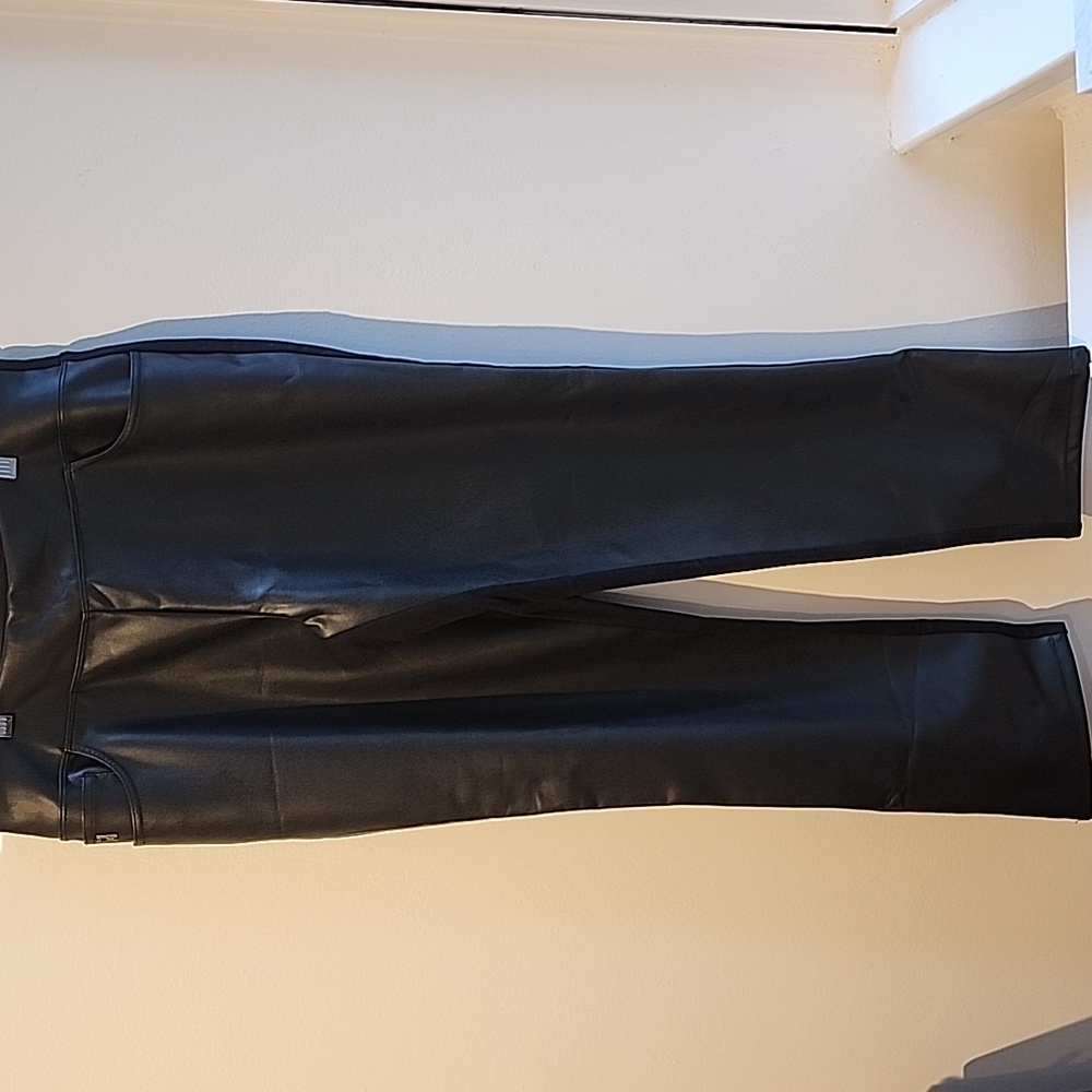NEVER WORN Belle by Kim Gravel Faux Leather Front/Ponte Back Pants. 12. Black.